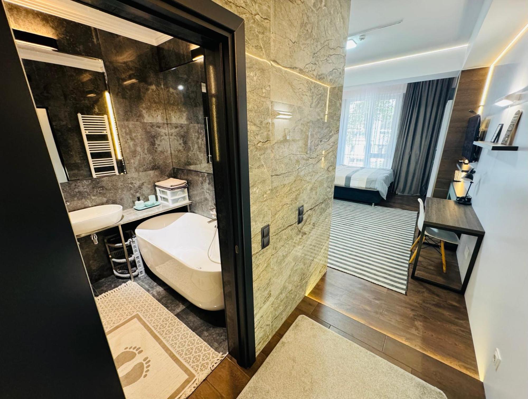 Rentnow Modern Lux Apartment In Centre Kischinau Exterior foto