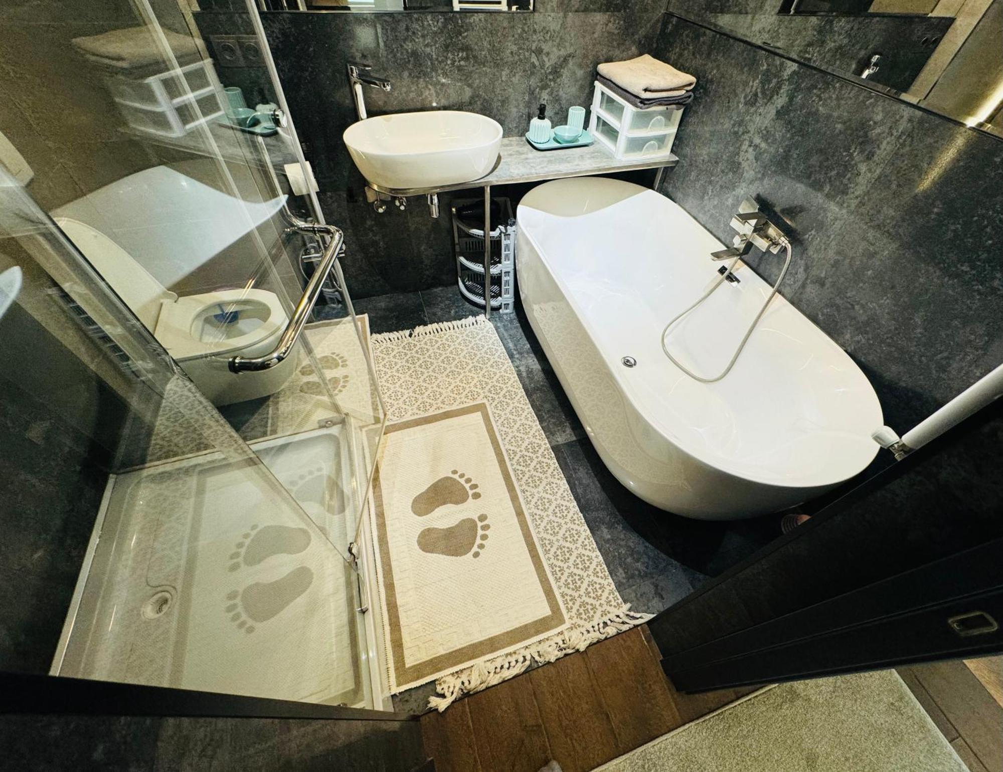 Rentnow Modern Lux Apartment In Centre Kischinau Exterior foto